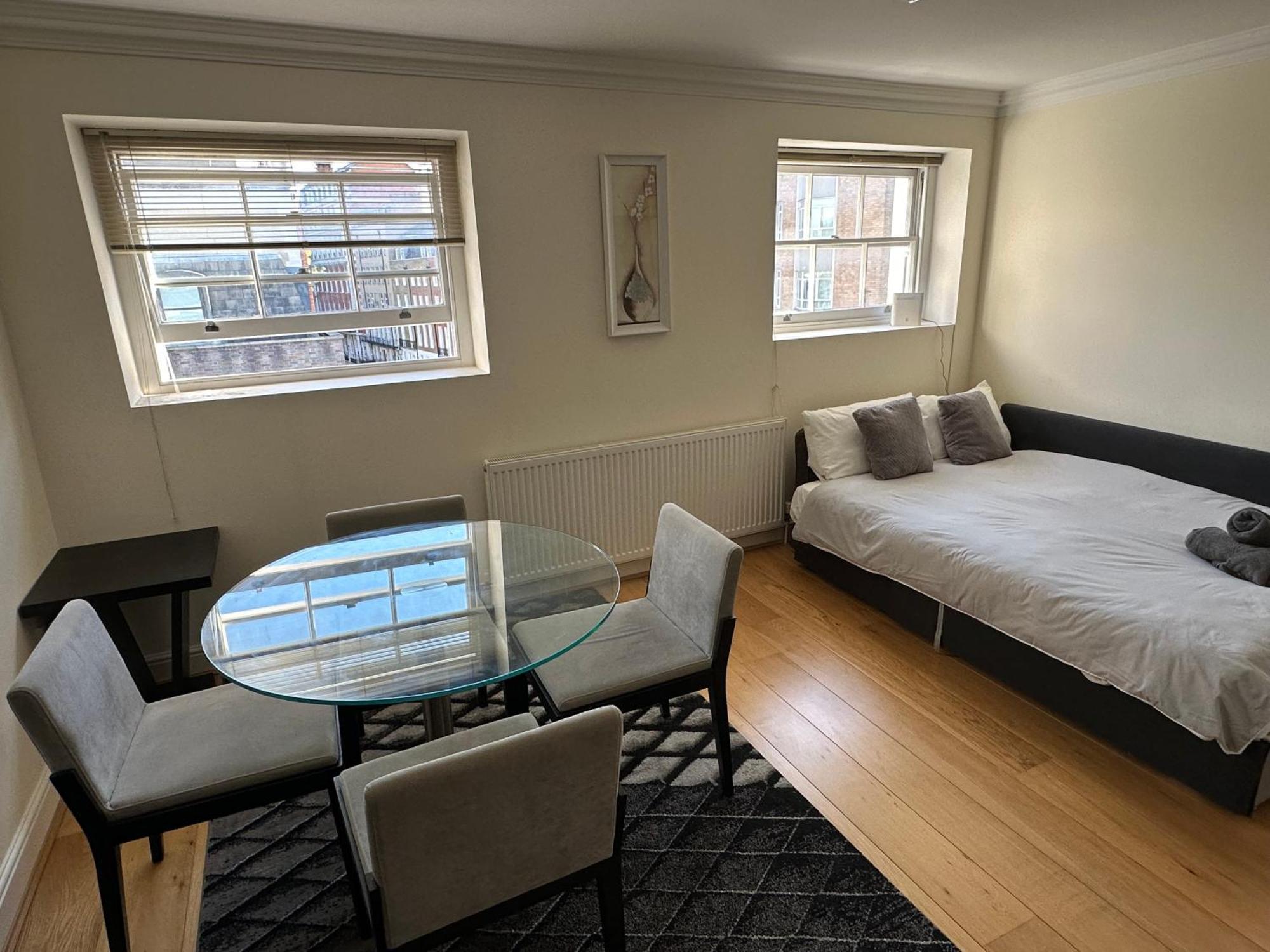Lx Russell Square Apartments London Bagian luar foto